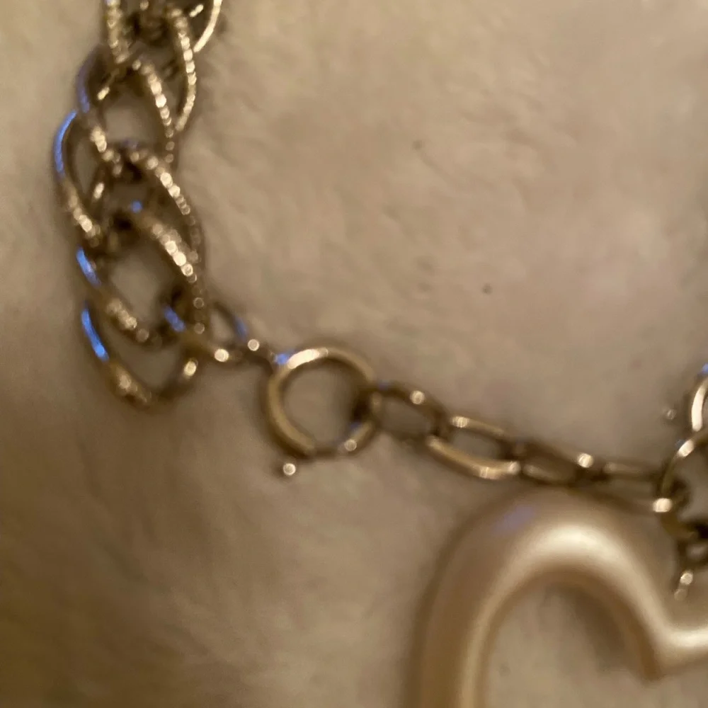 Elegant Silver Heart Pendant bracelet - Picture 4 of 5